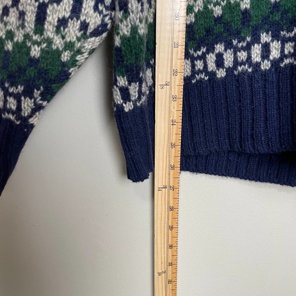 Vintage St. John's Knit Crew Neck Long Sleeve Winter Snow Flake Pattern Sweater - Picture 4 of 5